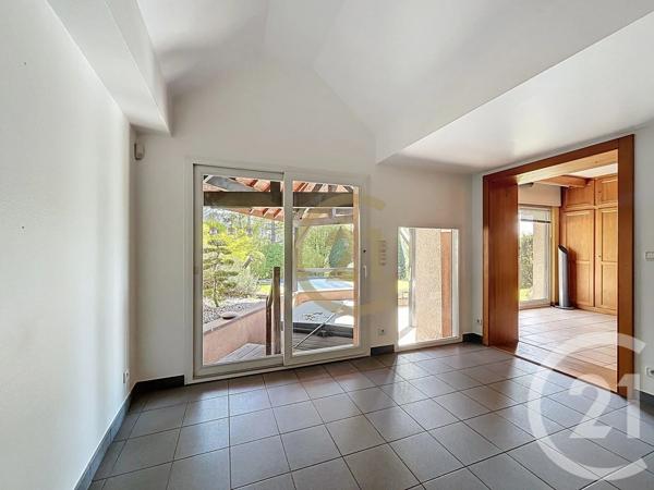 Maison à vendre  9 pièces - 218 m 2   LURE  - 70
