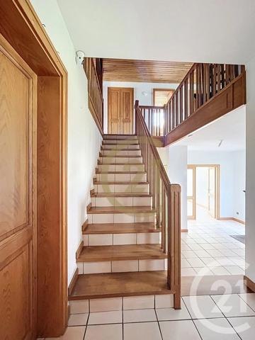 Maison à vendre  9 pièces - 218 m 2   LURE  - 70