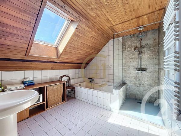 Maison à vendre  9 pièces - 218 m 2   LURE  - 70