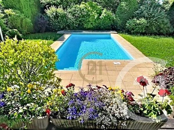 Maison à vendre  9 pièces - 218 m 2   LURE  - 70