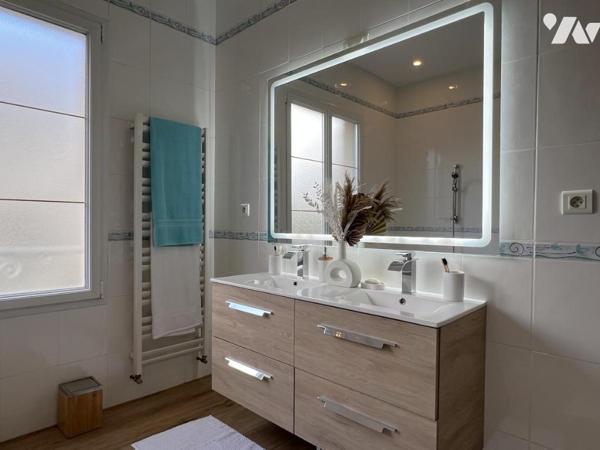 Maison - 5 chambres - Piscine - Garage