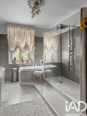 Maison à vendre 11 pièces 375 m² Montreux-Château