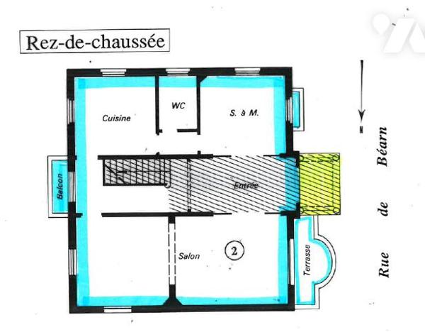 Lumineux hôtel particulier à usage d’habitation, 12 pièces, 318,7 m² habitables.