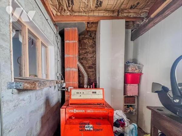 Maison en pierre avec dépendances, à proximité des écoles :
Cette maison de campagne, lumineuse...