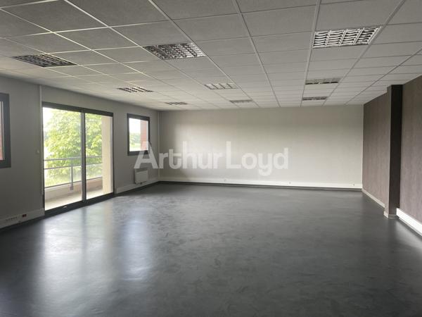 Bureaux à vendre ou à louer à Courrières dans immeuble récent bien entretenu