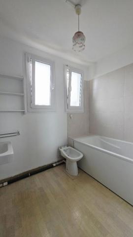 BOURGES MAISON DE 78.2M² 4 PIECES 3 CHAMBRES GARAGE JARDIN