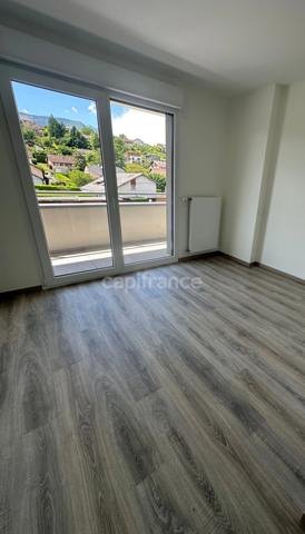 Appartement T3-74 m2 (garage et parking inclus) VIVIERS DU LAC (73)