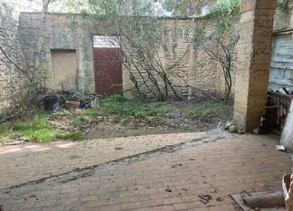 Maison à vendre    7 pièces •  Remoulins