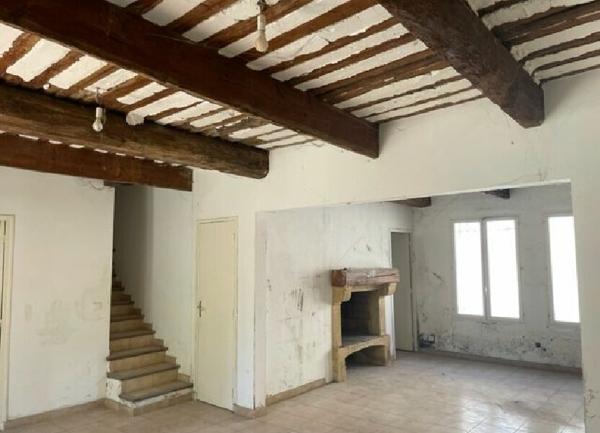 Maison à vendre    7 pièces •  Remoulins