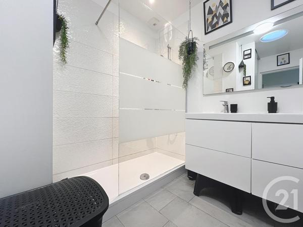 Maison à vendre  11 pièces - 237,48 m2 AIGREFEUILLE D AUNIS - 17