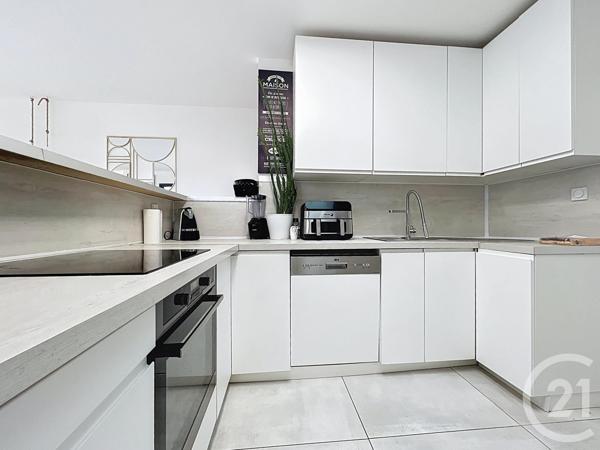 Maison à vendre  11 pièces - 237,48 m2 AIGREFEUILLE D AUNIS - 17