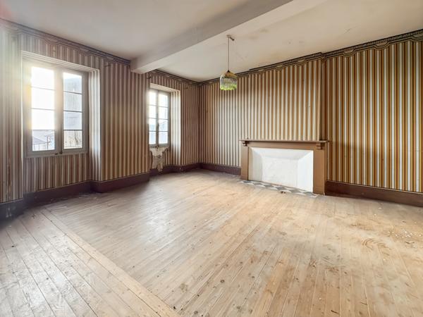 Maison à vendre 6 pièces GONDRIN (32)