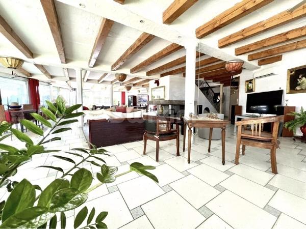 maison architecte piscine jardin