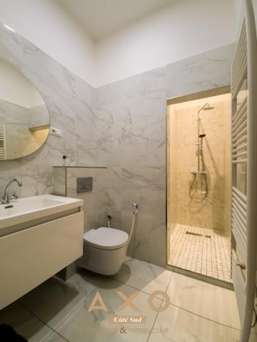 AIX-EN-PROVENCE - CENTRE-VILLE HISTORIQUE - APPARTEMENT BOURGEOIS - T3 - 2 ACCES - IDEAL PROFESSIONS LIBERALES - COUR - CAVE - 520 000