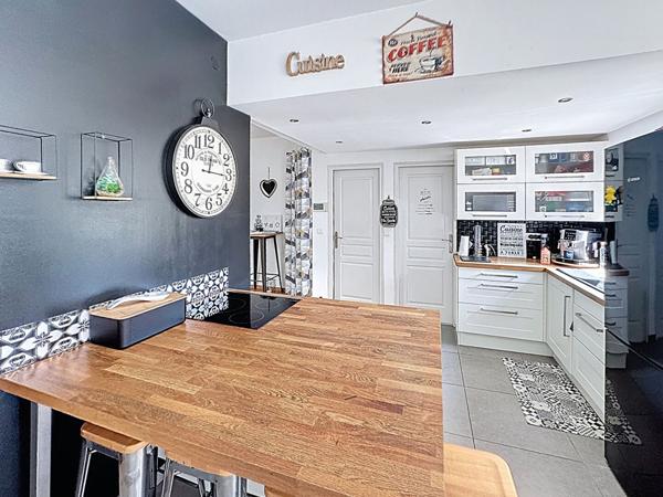 ST SEBASTIEN SUR LOIRE - Maison 4 chambres, de plain pied, jardin, garage et piscine - transports et commerces