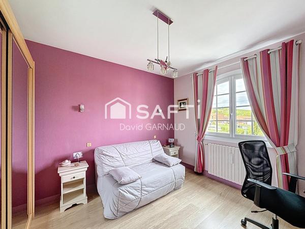 Maison avec deux logements, piscine de 200 m² au cœur de Châteauneuf-sur-Charente