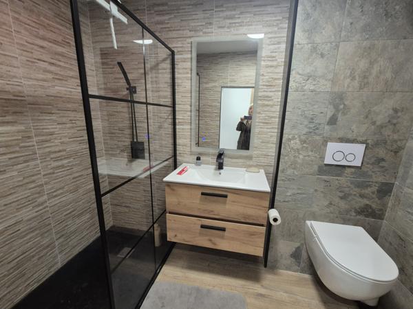 Maison
                                                                                                                                                                                                                                                                                                                        7 pièce(s)                                                                                                                                                                                                          5 chambre(s)                                                                                                                                                                                                          291  m²