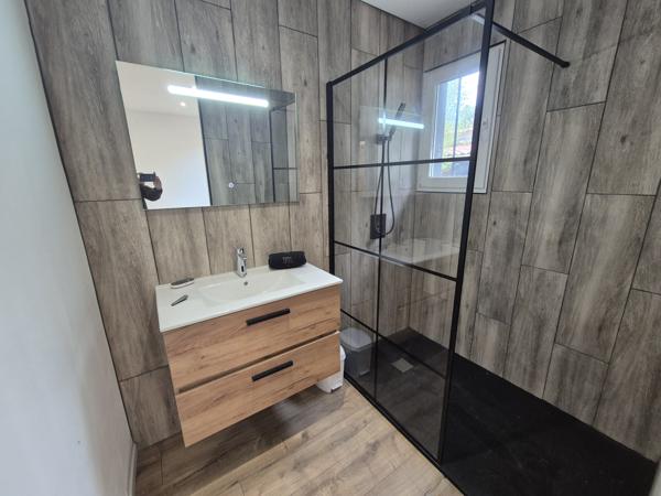 Maison
                                                                                                                                                                                                                                                                                                                        7 pièce(s)                                                                                                                                                                                                          5 chambre(s)                                                                                                                                                                                                          291  m²