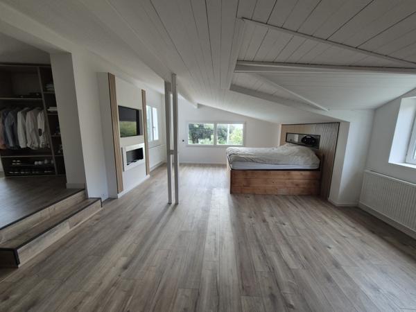 Maison
                                                                                                                                                                                                                                                                                                                        7 pièce(s)                                                                                                                                                                                                          5 chambre(s)                                                                                                                                                                                                          291  m²