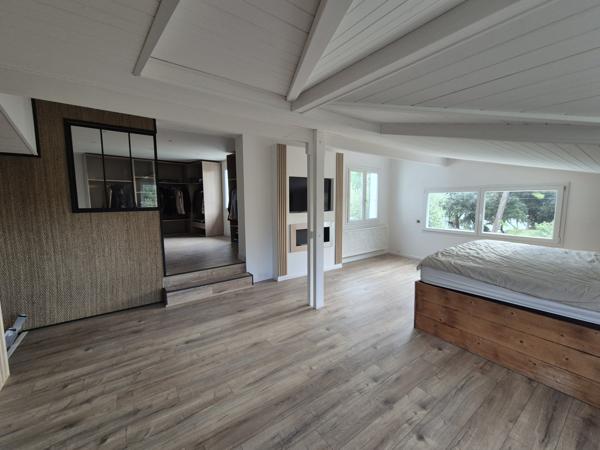 Maison
                                                                                                                                                                                                                                                                                                                        7 pièce(s)                                                                                                                                                                                                          5 chambre(s)                                                                                                                                                                                                          291  m²