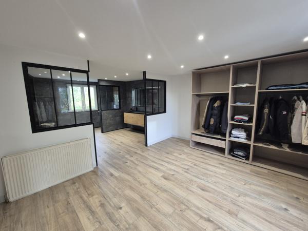 Maison
                                                                                                                                                                                                                                                                                                                        7 pièce(s)                                                                                                                                                                                                          5 chambre(s)                                                                                                                                                                                                          291  m²