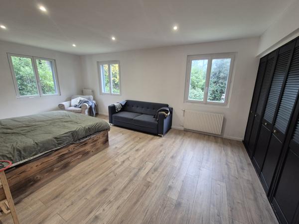 Maison
                                                                                                                                                                                                                                                                                                                        7 pièce(s)                                                                                                                                                                                                          5 chambre(s)                                                                                                                                                                                                          291  m²