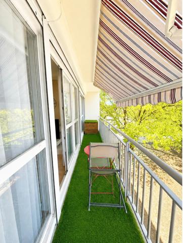 CHEVIGNY-SAINT-SAUVEUR — T3 lumineux & entièrement rénové avec balcon, place de parking