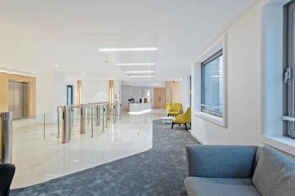 Bureaux rénovés à loyer compétitif à proximité du parc Diderot