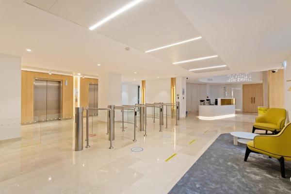Bureaux rénovés à loyer compétitif à proximité du parc Diderot