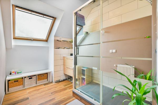 Pavillon récent de plus de 100m²