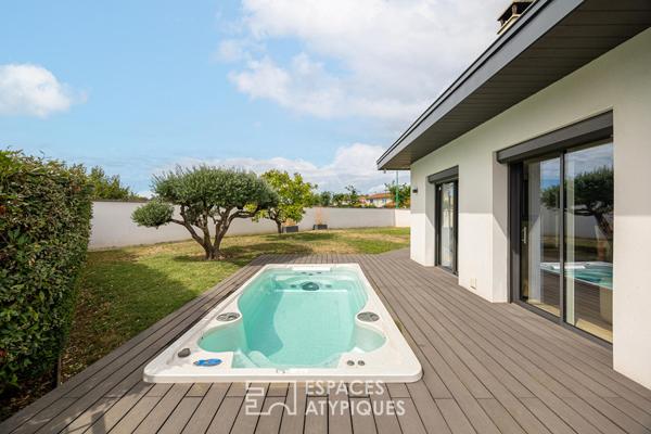 Maison rénovée avec beaux volumes, spa et garage XXL