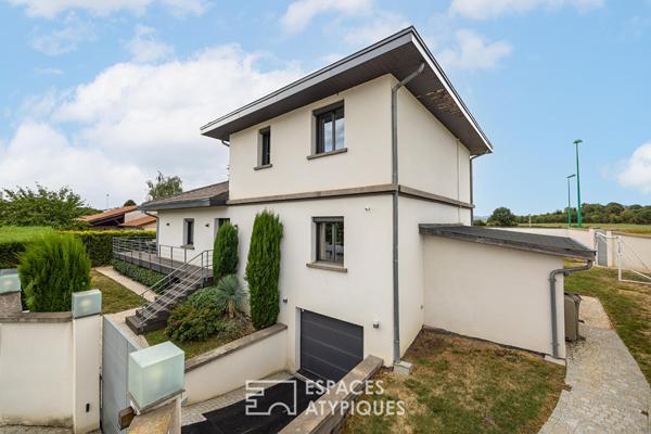 Maison rénovée avec beaux volumes, spa et garage XXL
