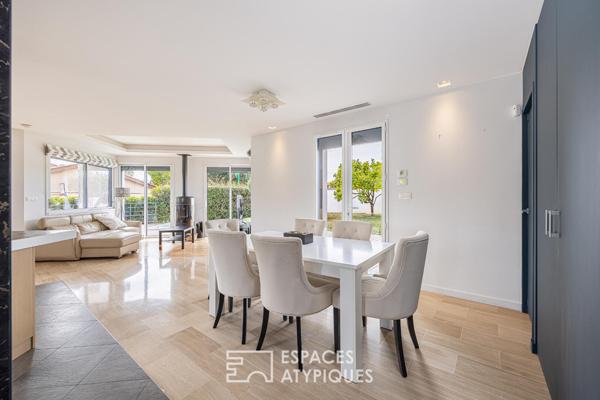Maison rénovée avec beaux volumes, spa et garage XXL