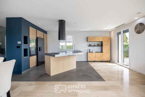 Maison rénovée avec beaux volumes, spa et garage XXL