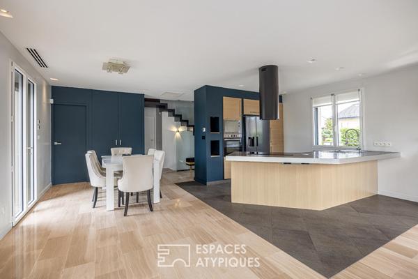 Maison rénovée avec beaux volumes, spa et garage XXL