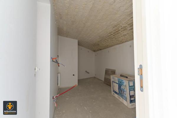 Vente                                                      Appartement
                        
                     2 pièces                      55 m2                     à Niort