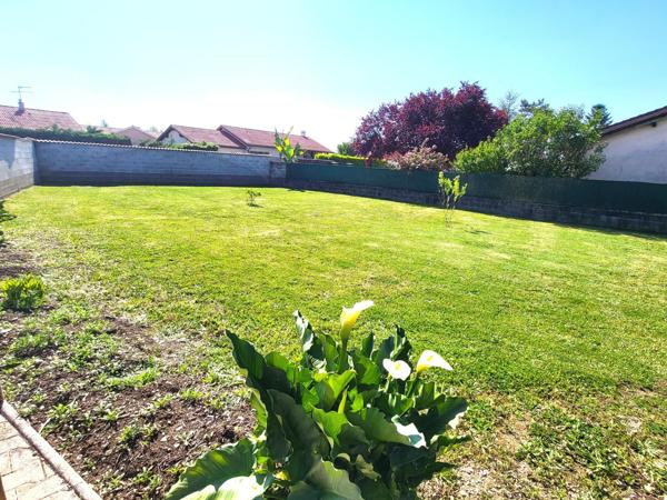 Au coeur de LOYETTES, Parcelle à bâtir de 386 m² Libre constructeur A SAISIR !! A 2 km de SAINT ROMAIN DE JALIONAS