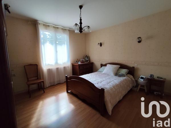 Maison 6 pièces de 146 m² à Sèvres-Anxaumont (86800)