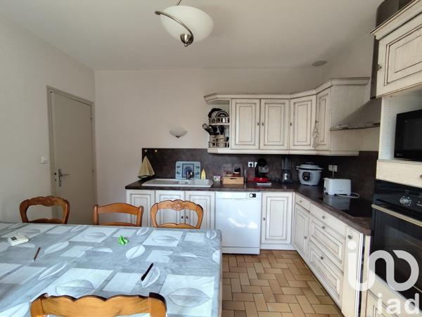 Maison 6 pièces de 146 m² à Sèvres-Anxaumont (86800)