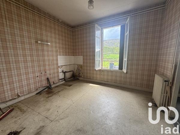 Maison 12 pièces de 172 m² à Thiézac (15800)