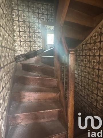 Maison 12 pièces de 172 m² à Thiézac (15800)