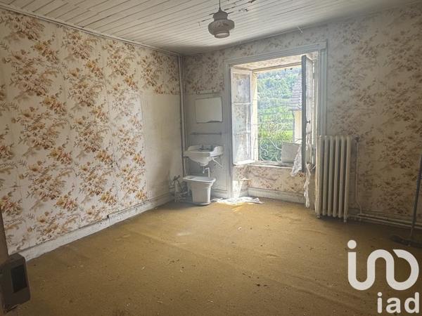 Maison 12 pièces de 172 m² à Thiézac (15800)