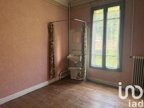Maison 12 pièces de 172 m² à Thiézac (15800)