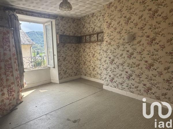 Maison 12 pièces de 172 m² à Thiézac (15800)