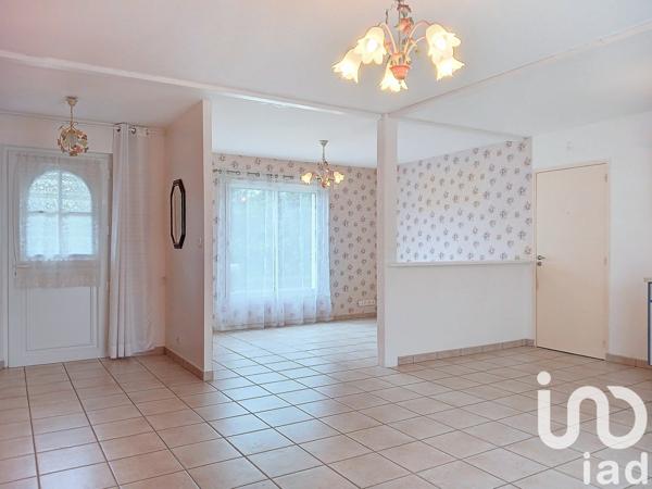 Maison traditionnelle 2 pièces de 74 m² à Bellevigne-en-Layon (49380)