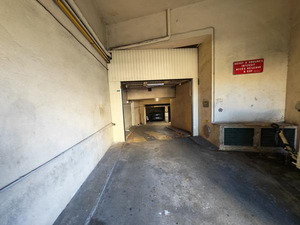 Place de staionnement Marseille 13004 12 m2