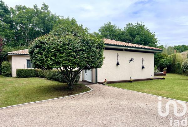 Maison 7 pièces de 202 m² à Salles (33770)