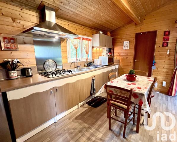 Maison 7 pièces de 202 m² à Salles (33770)