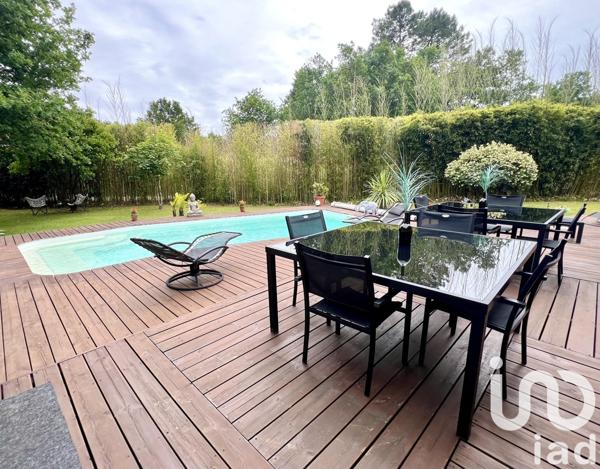 Maison 7 pièces de 202 m² à Salles (33770)