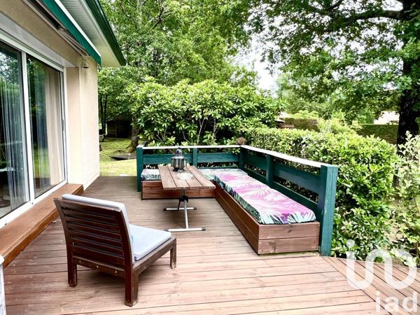 Maison 7 pièces de 202 m² à Salles (33770)